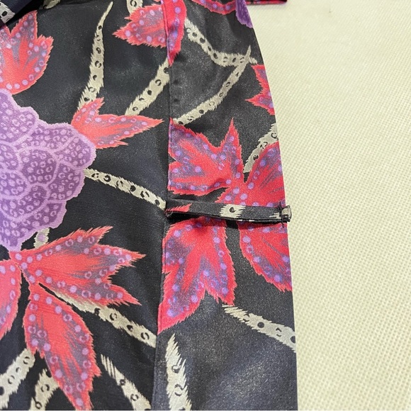Victoria's Secret Floral Patterned Kimono Robe Size One Size Black Purple - Picture 3 of 9